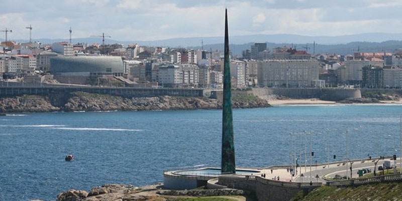 Guía Turismo Coruña Obelisco Millenium