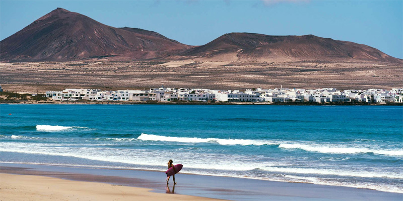 Clases de Surf Playa Lanzarote Famara